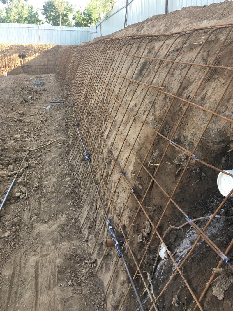 洛阳西工区边坡加固